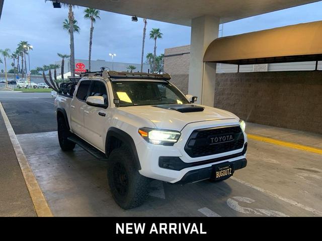 Photo of 2020 Super White Toyota Tacoma
