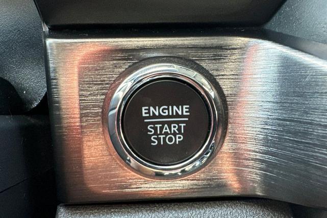 Photo of 2023 Black Metallic Ford F-450
