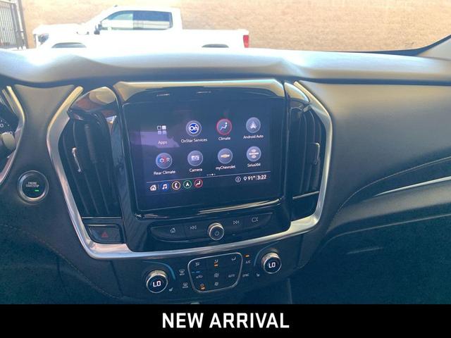 Photo of 2021 Silver Ice Metallic Chevrolet Traverse