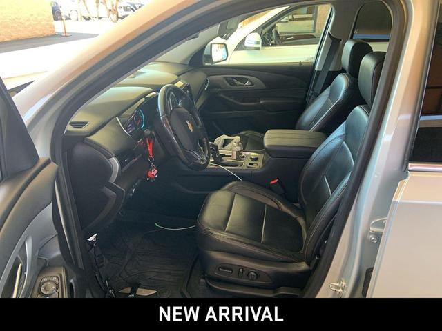 Photo of 2021 Silver Ice Metallic Chevrolet Traverse