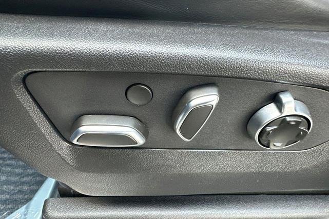 Photo of 2024 Onyx Black GMC Sierra 2500