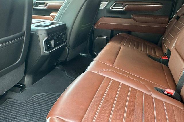 Photo of 2024 Onyx Black GMC Sierra 2500