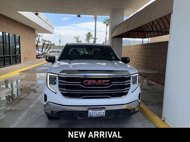 Photo of 2022 Summit White GMC Sierra 1500