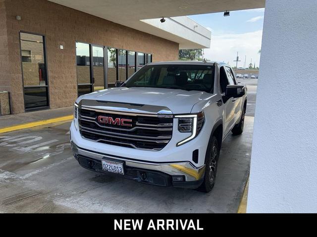 Photo of 2022 Summit White GMC Sierra 1500