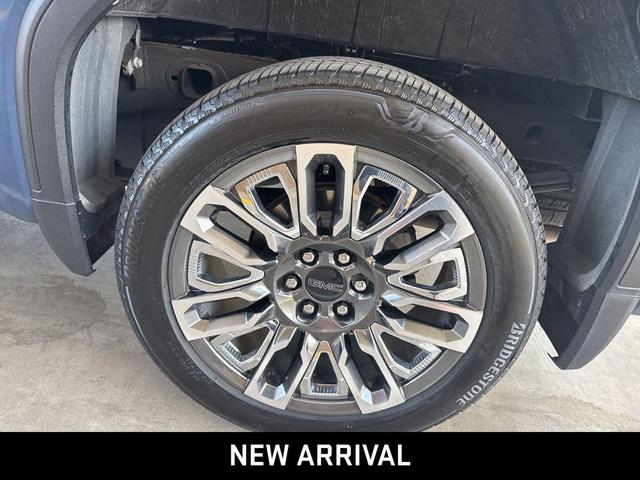Photo of 2024 Downpour Metallic GMC Sierra 1500