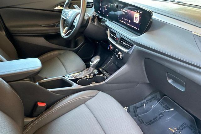 Photo of 2025 Summit White Buick Encore GX
