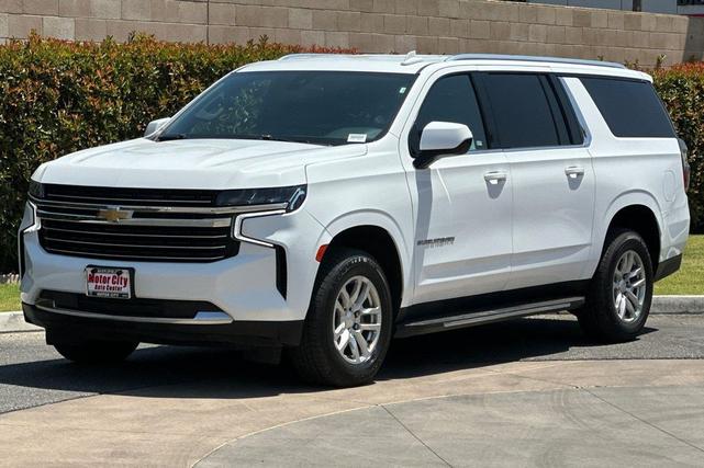 Photo of 2021 Summit White Chevrolet Suburban