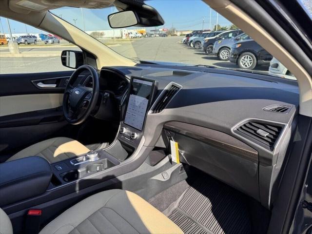Photo of 2024 Stone Blue Metallic Ford Edge