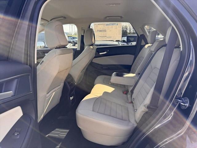 Photo of 2024 Stone Blue Metallic Ford Edge