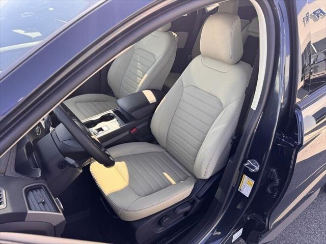 Photo of 2024 Stone Blue Metallic Ford Edge