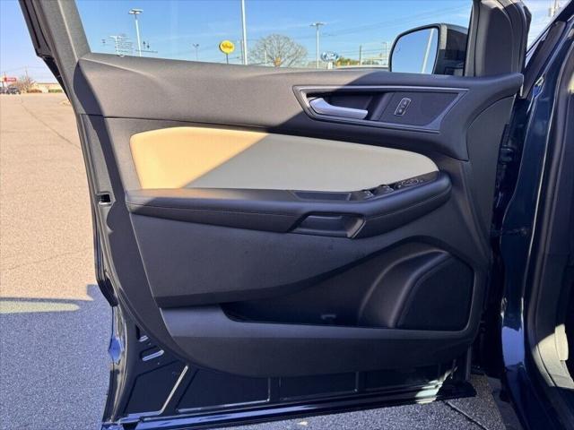 Photo of 2024 Stone Blue Metallic Ford Edge