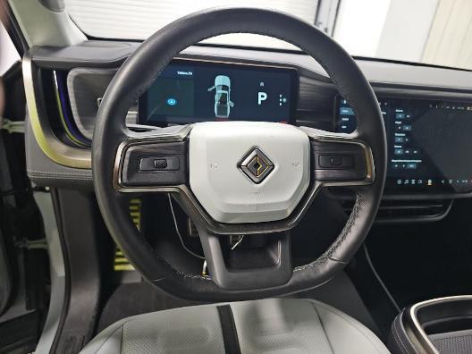 Photo of 2023 El Cap Granite Rivian R1T