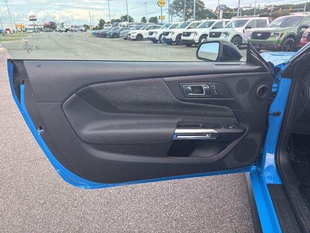Photo of 2025 Grabber Blue Metallic Ford Mustang