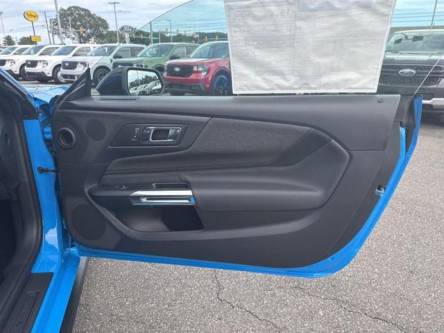 Photo of 2025 Grabber Blue Metallic Ford Mustang