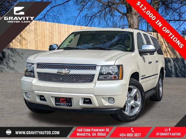 Photo of 2011 White Diamond Tricoat Chevrolet Suburban