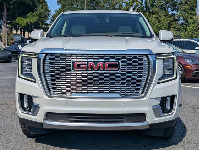Photo of 2022 White Frost Tricoat GMC Yukon XL