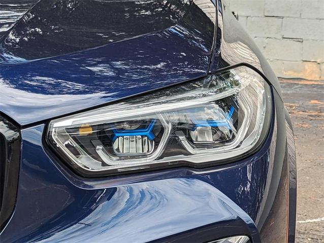 Photo of 2021 Tanzanite Blue II Metallic BMW X5 M