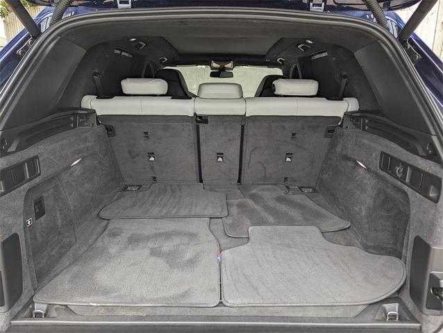 Photo of 2021 Tanzanite Blue II Metallic BMW X5 M