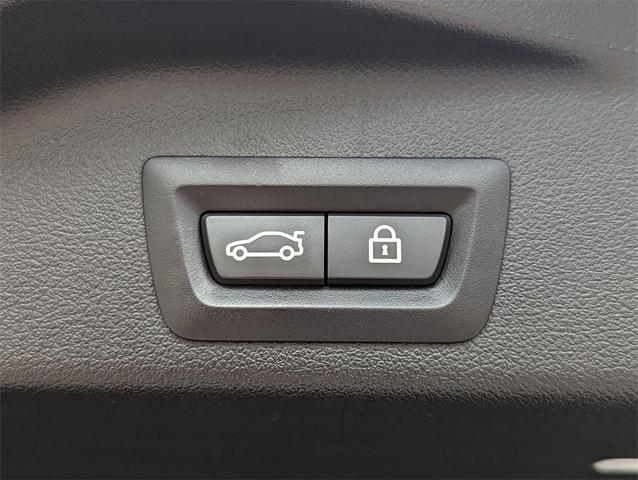 Photo of 2021 Tanzanite Blue II Metallic BMW X5 M