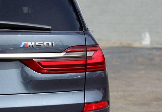 Photo of 2022 Arctic Grey Metallic BMW X7