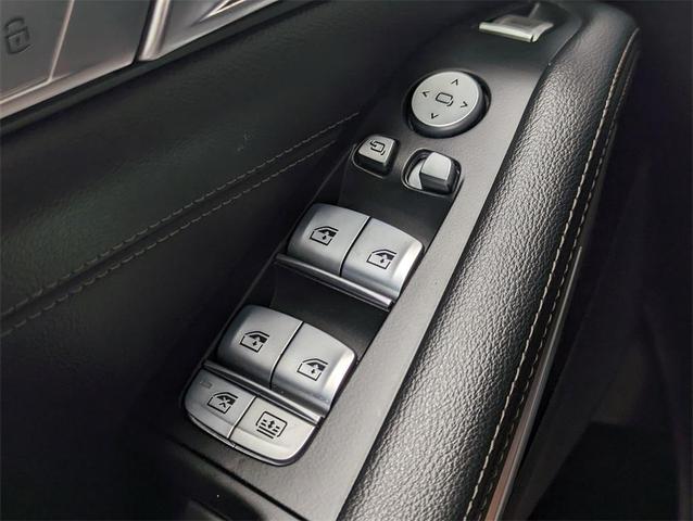 Photo of 2022 Black Sapphire Metallic BMW X7