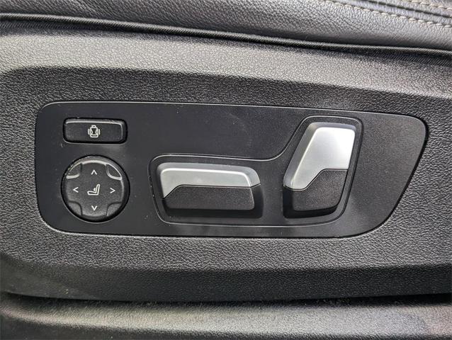 Photo of 2022 Black Sapphire Metallic BMW X7