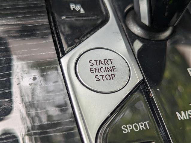 Photo of 2022 Black Sapphire Metallic BMW X7