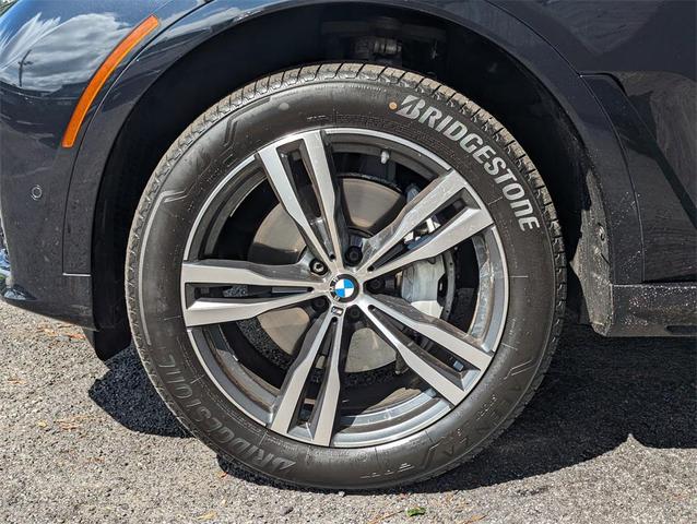 Photo of 2022 Black Sapphire Metallic BMW X7