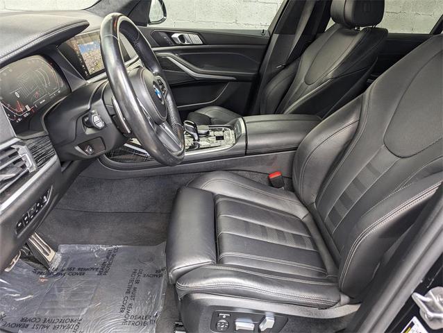 Photo of 2022 Black Sapphire Metallic BMW X7
