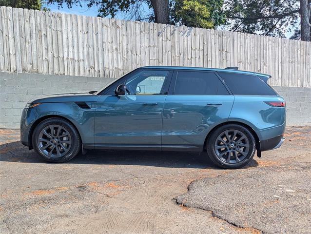 Photo of 2024 Giola Green Metallic Land Rover Range Rover Sport