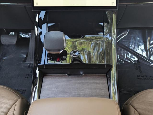 Photo of 2024 Giola Green Metallic Land Rover Range Rover Sport