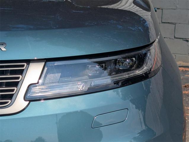 Photo of 2024 Giola Green Metallic Land Rover Range Rover Sport