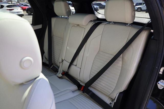 Photo of 2021 Santorini Black Metallic Land Rover Discovery Sport