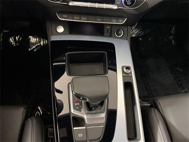 Photo of 2025 Florett Silver Metallic Audi Q5