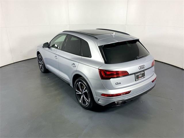 Photo of 2025 Florett Silver Metallic Audi Q5