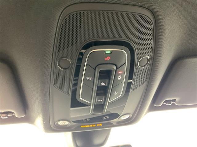 Photo of 2025 Florett Silver Metallic Audi Q5