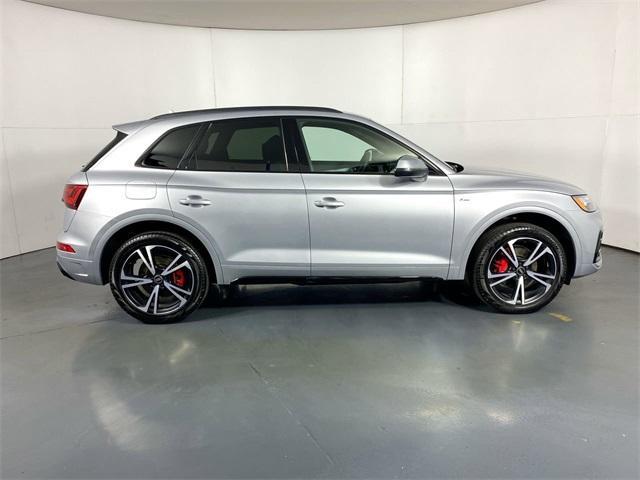 Photo of 2025 Florett Silver Metallic Audi Q5