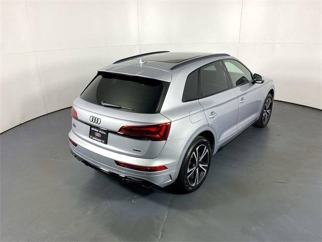 Photo of 2025 Florett Silver Metallic Audi Q5