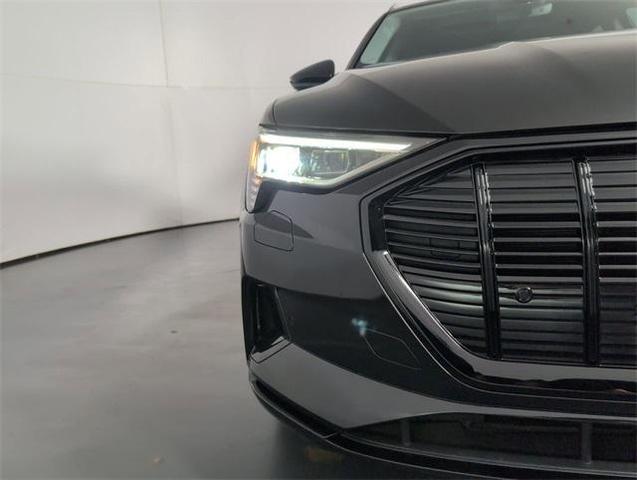 Photo of 2021 Mythos Black Metallic Audi e-tron