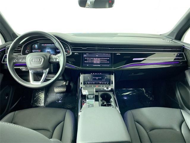 Photo of 2025 Carrara White Audi Q7