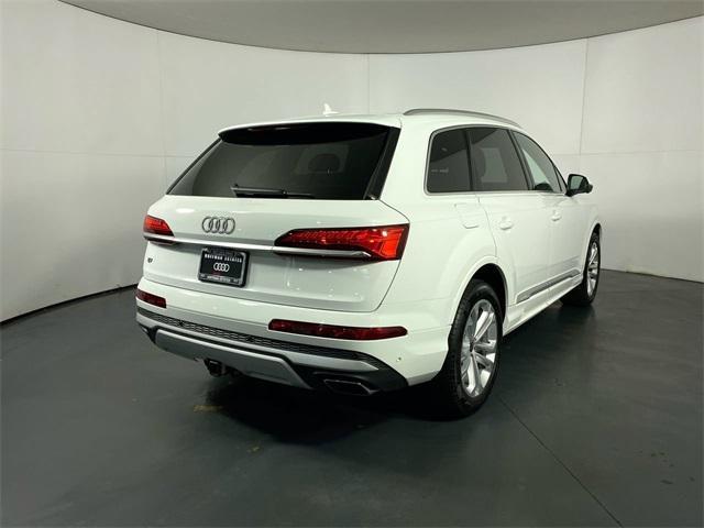 Photo of 2025 Carrara White Audi Q7