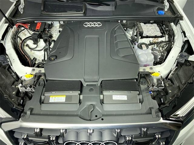 Photo of 2025 Carrara White Audi Q7