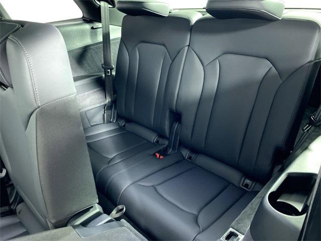 Photo of 2025 Carrara White Audi Q7
