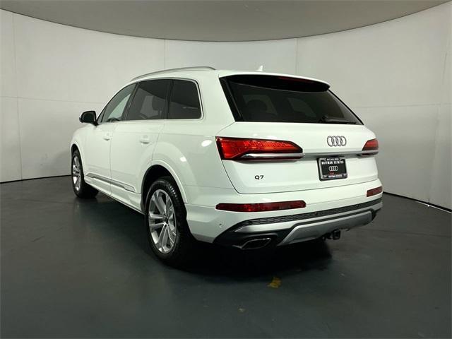 Photo of 2025 Carrara White Audi Q7
