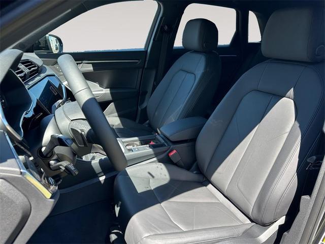 Photo of 2025 Mythos Black Metallic Audi Q3