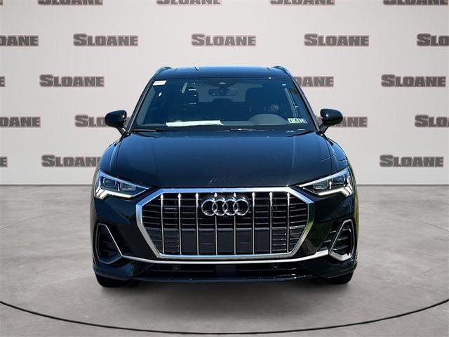 Photo of 2025 Mythos Black Metallic Audi Q3