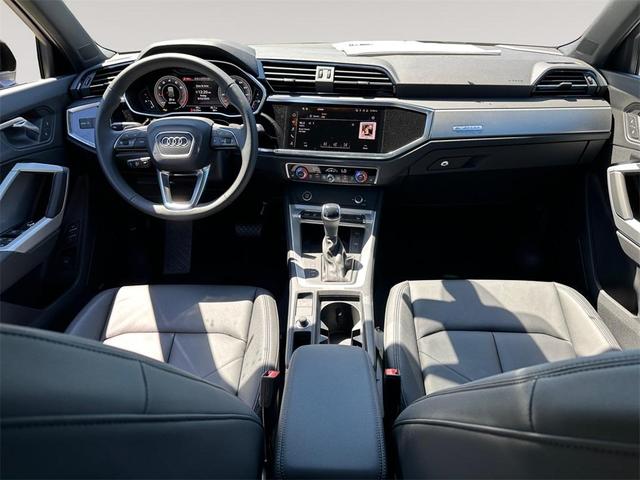 Photo of 2025 Mythos Black Metallic Audi Q3