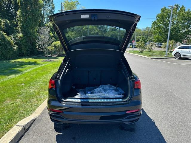 Photo of 2025 Mythos Black Metallic Audi Q3