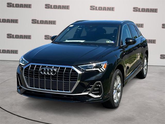 Photo of 2025 Mythos Black Metallic Audi Q3