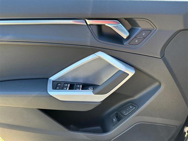 Photo of 2025 Mythos Black Metallic Audi Q3